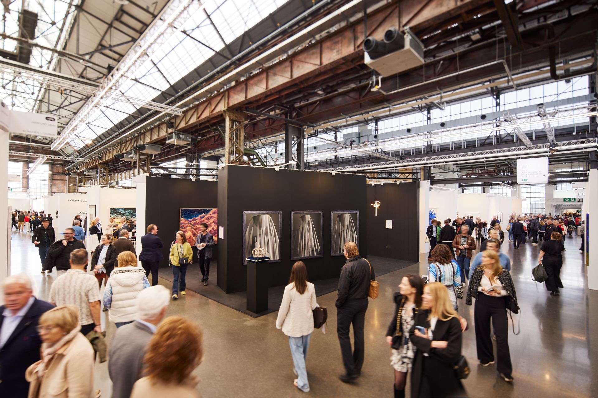 At the Art Düsseldorf art fair, visitors can discover works by both emerging and renowned artists