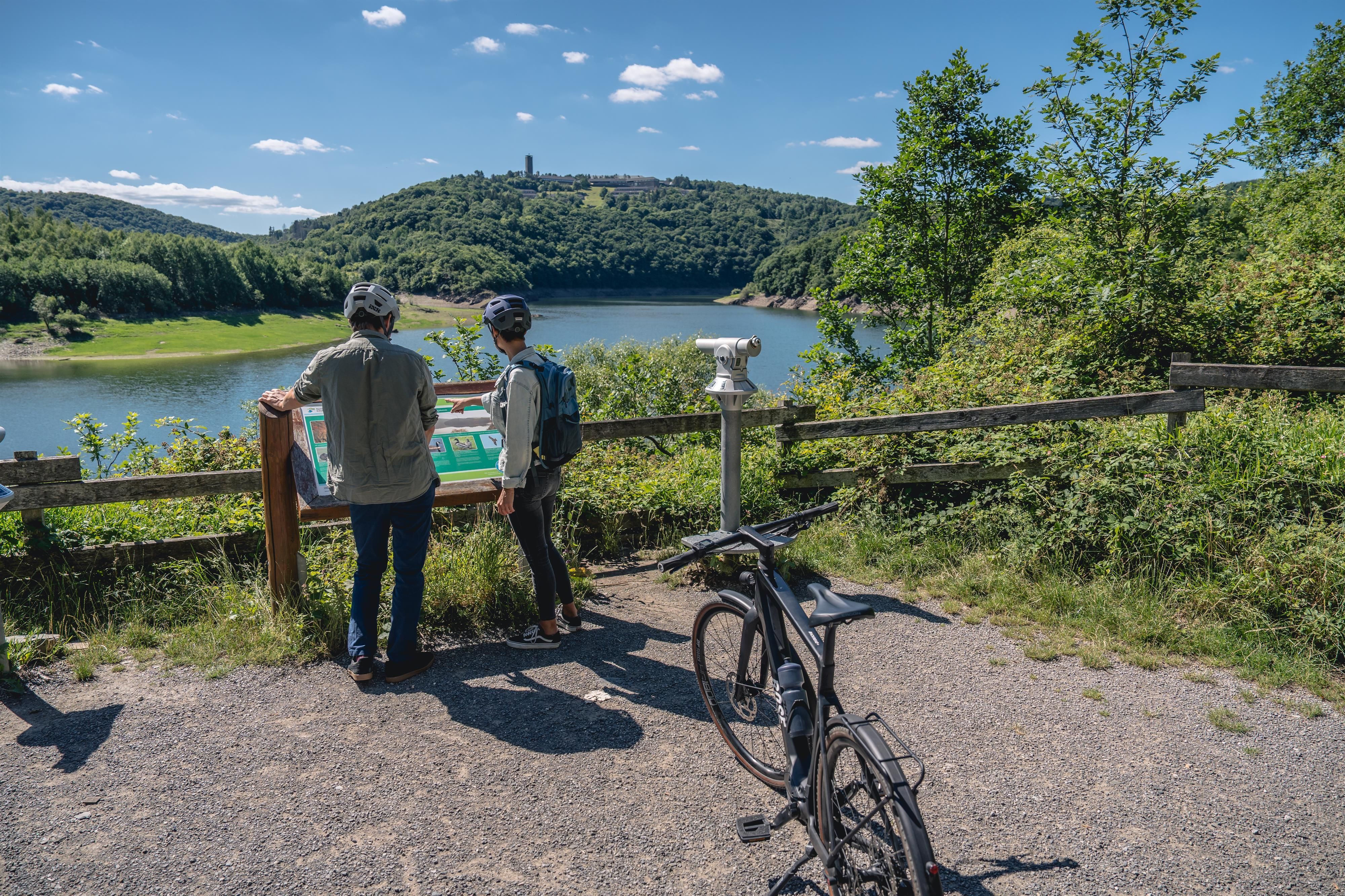 To Page Bird Watching Station am Urftsee