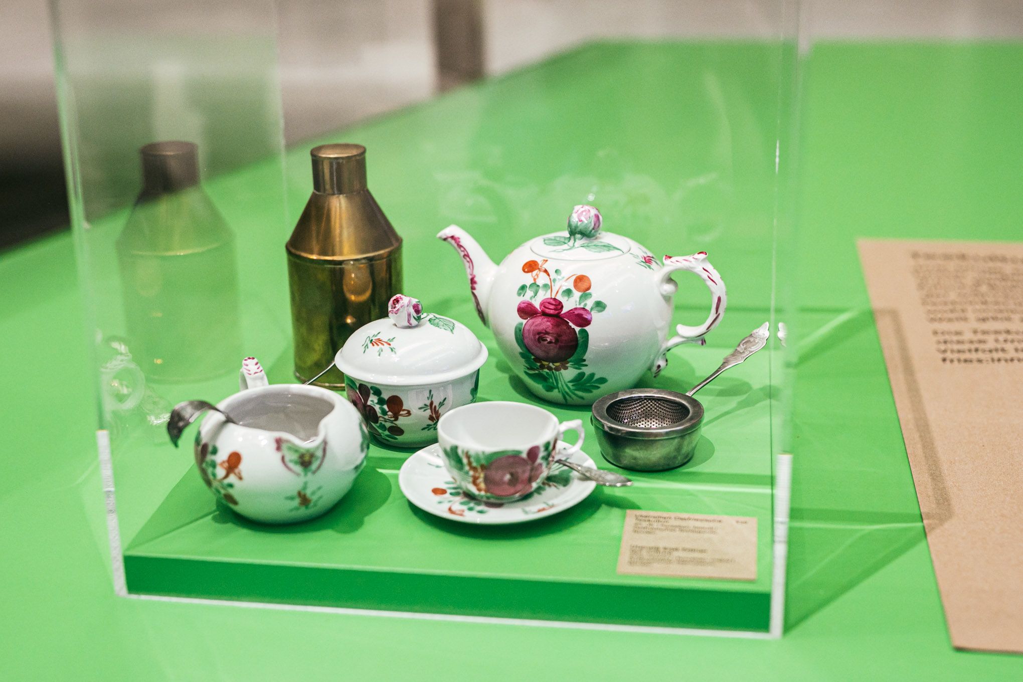 East Frisian tea service for tea ceremony, 20th century.