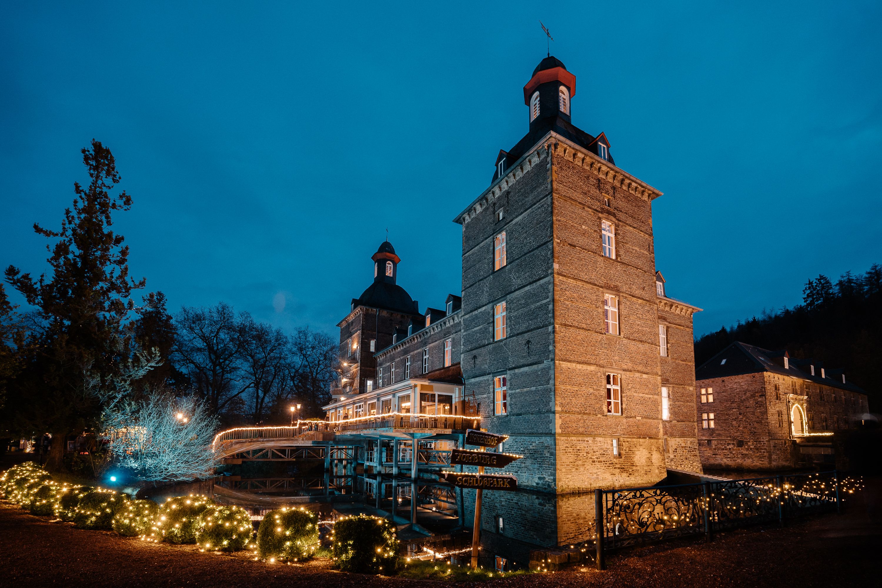 St. Nicholas Market at Hugenpoet Castle