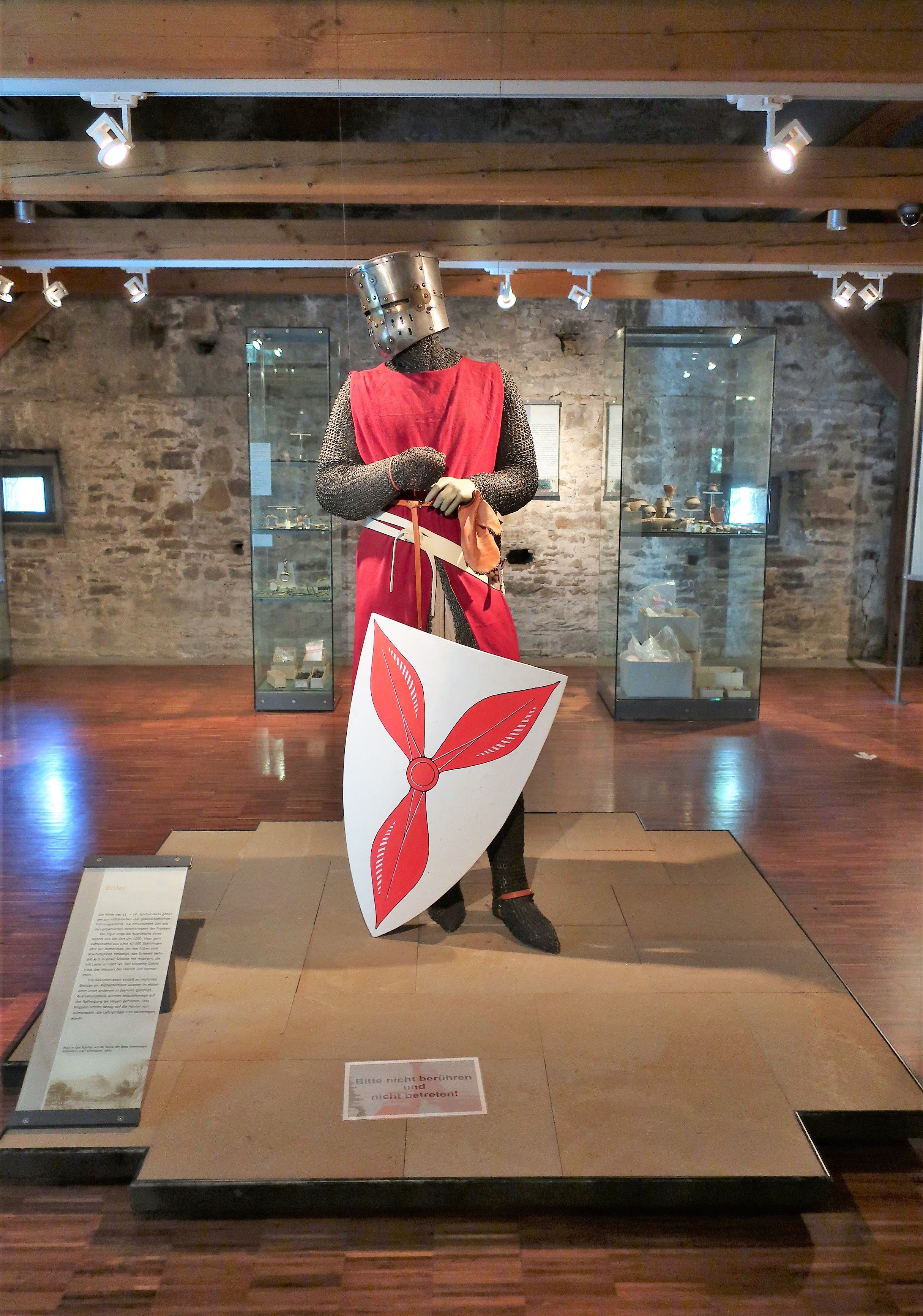 This knight's armor is also part of the collection of the Hagen Archaeology Museum, which is housed in Werdringen Castle