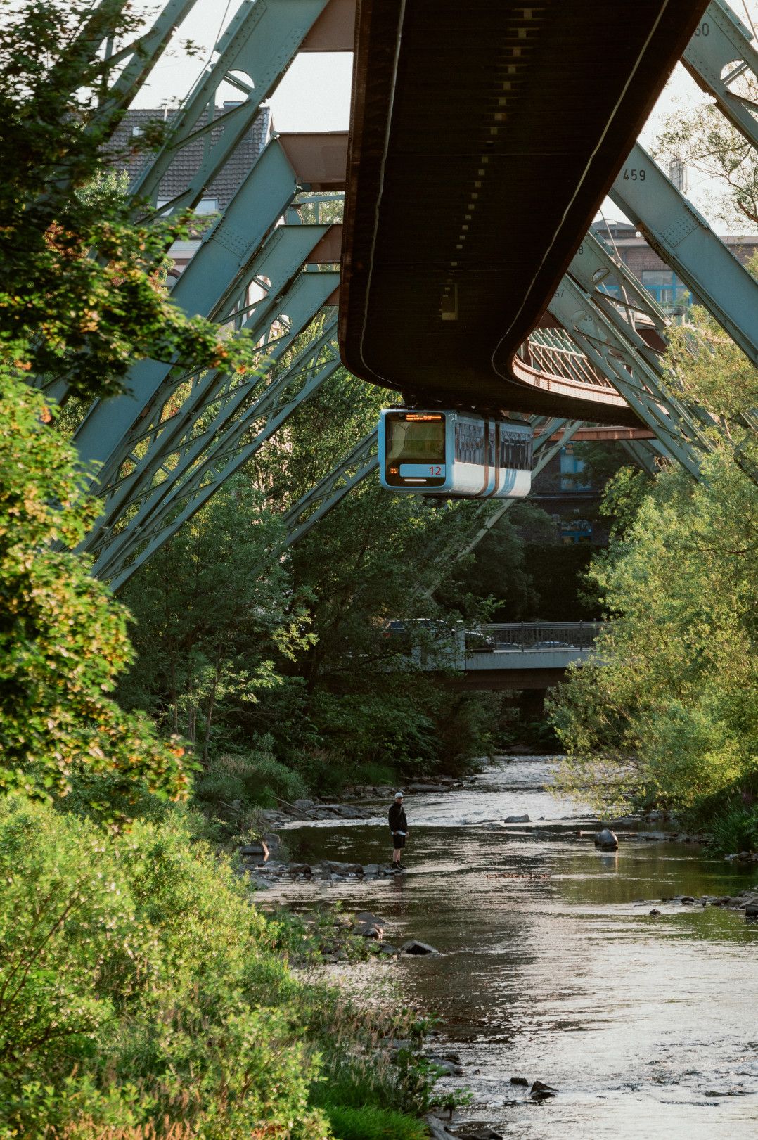 Schwebebahn über der Wupper