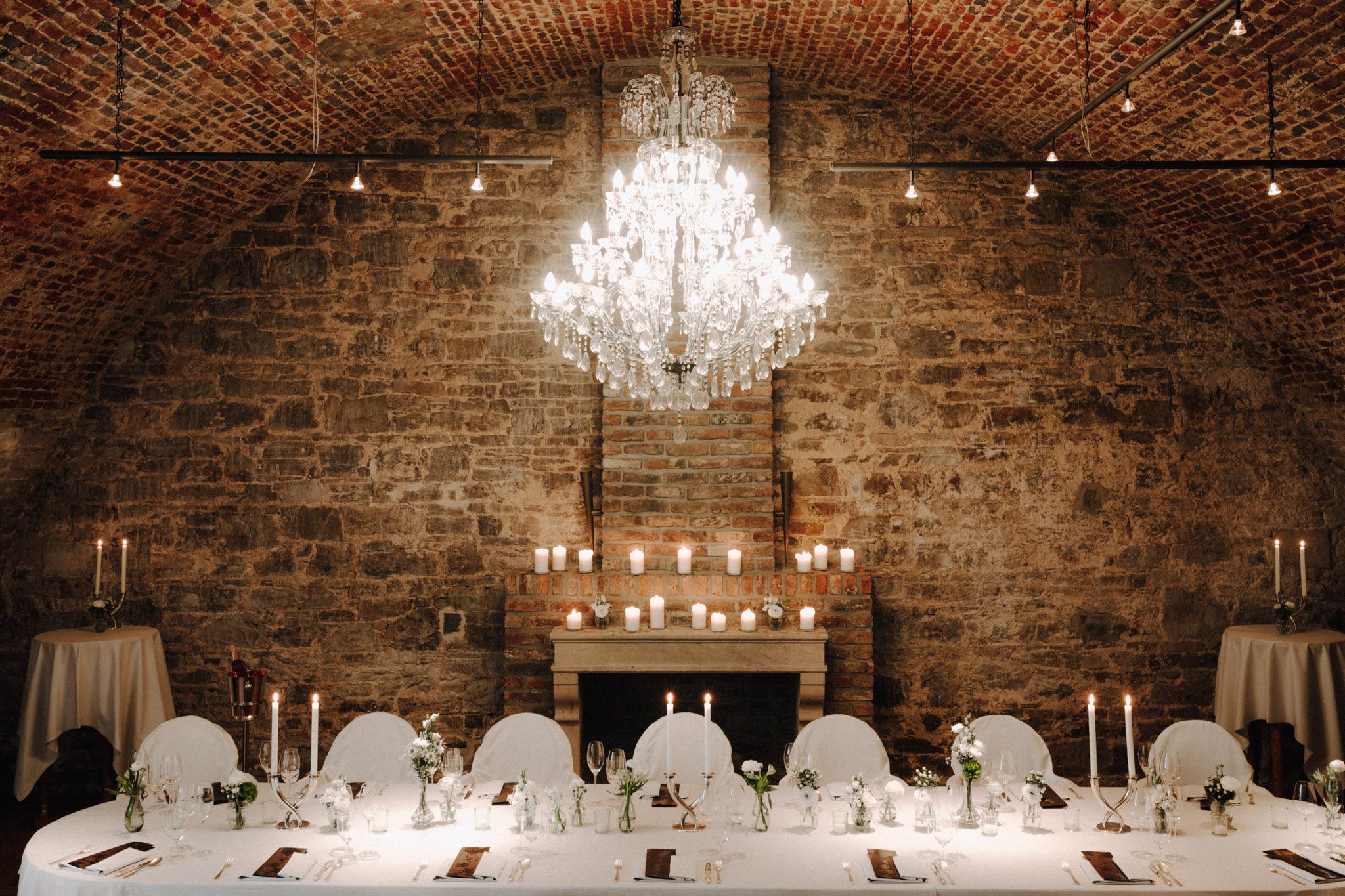 Festively laid table in the Vendôme restaurant at Granhotel Schloss Bensberg