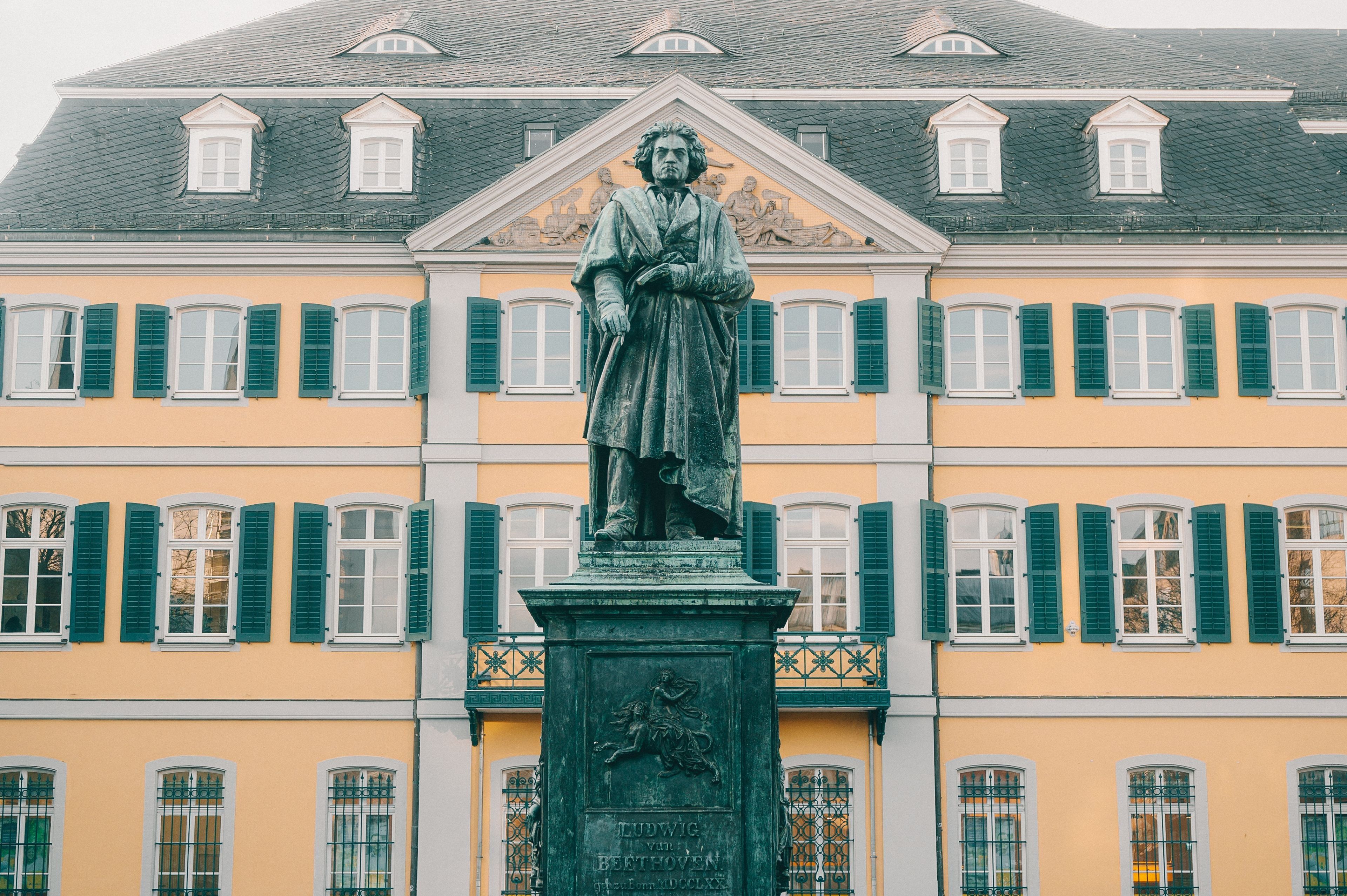 Beethoven monument on Münsterplatz, Bonn & the Rhein-Sieg region