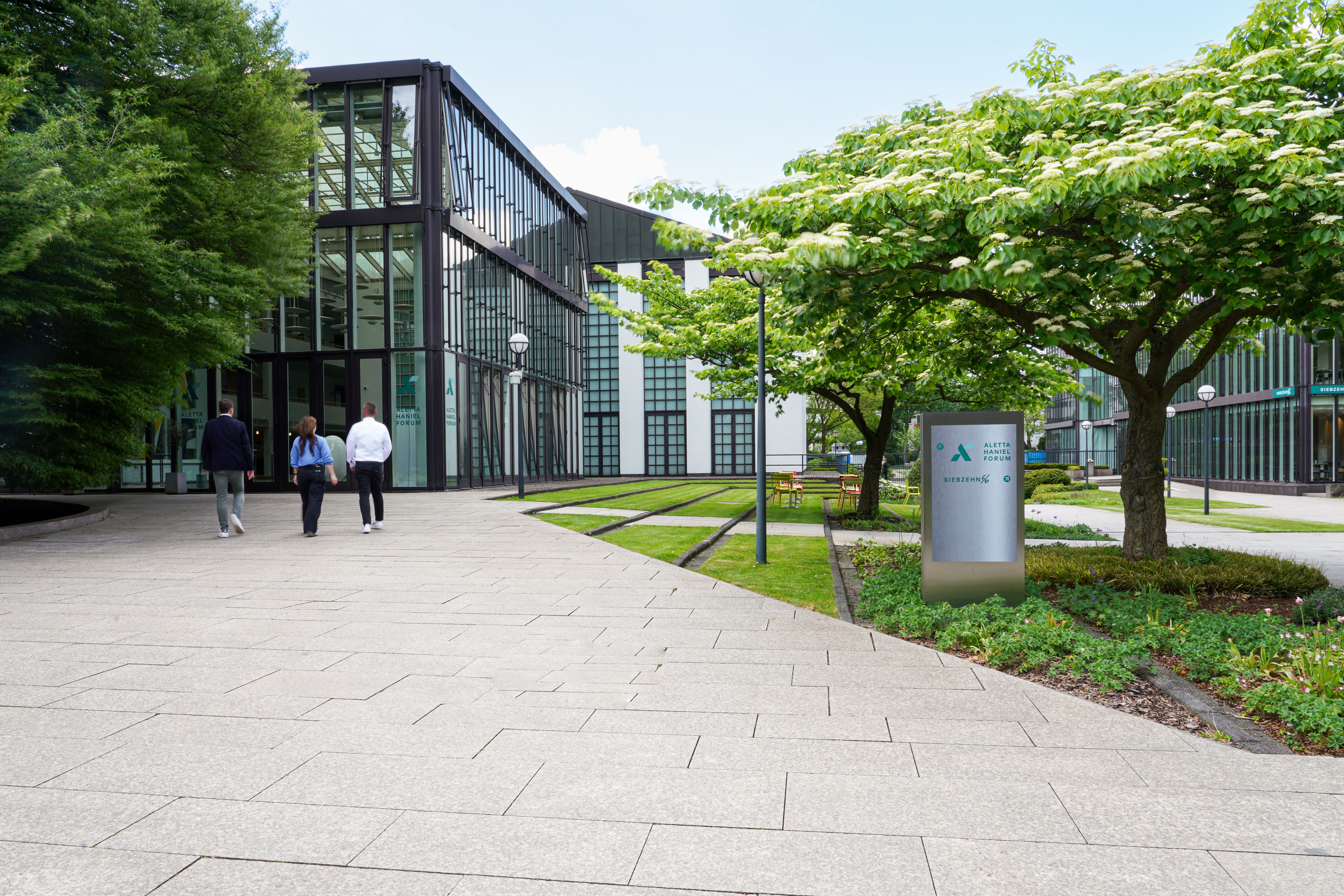 Aletta Haniel Forum Exterior view