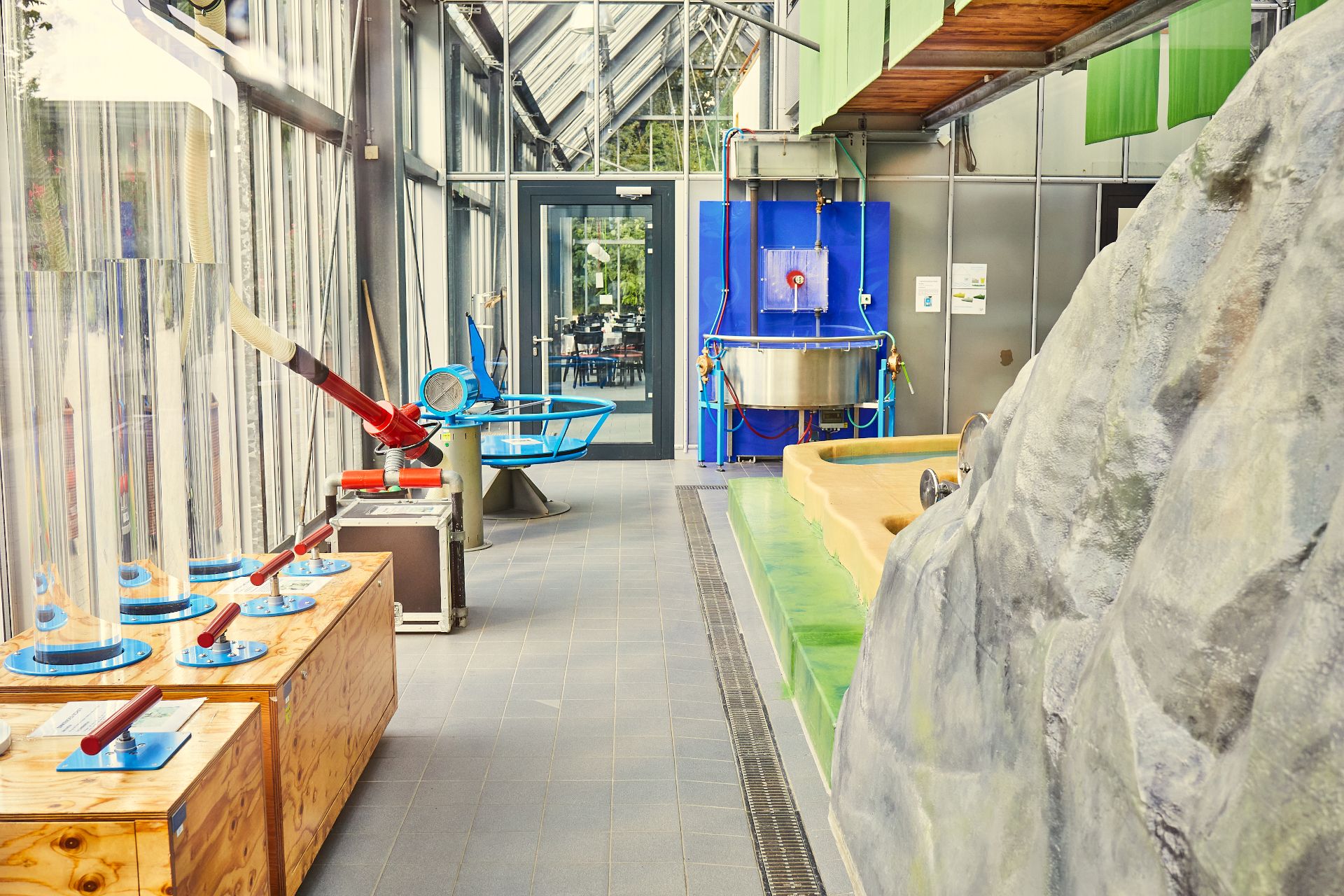 The Klipp Klapp children's museum is housed in an almost 300-year-old watermill. It traces the path from grain to flour