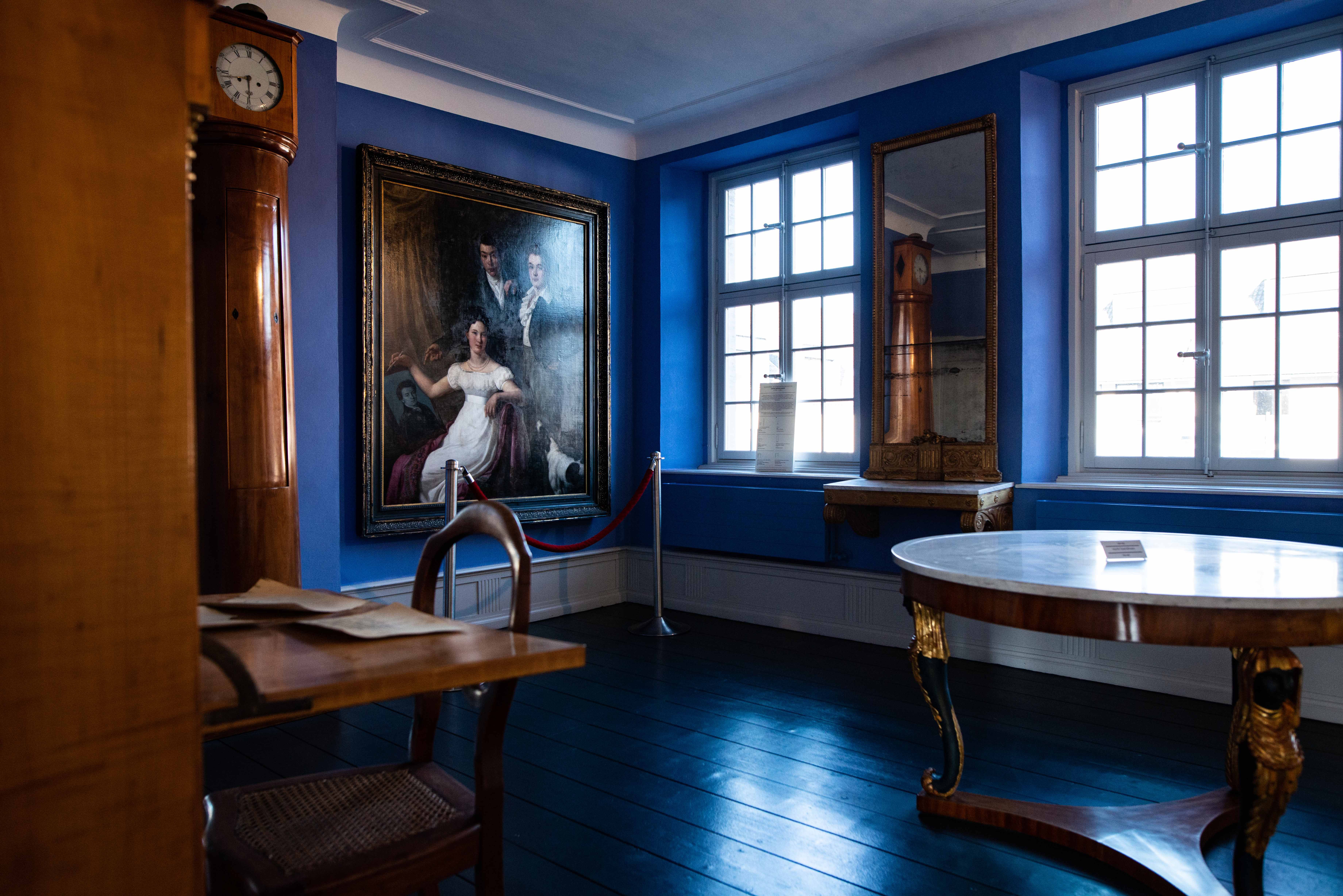 Der blaue Salon im Herrenhaus Cromford besticht heutzutage noch mit originaler Inneneinrichtung