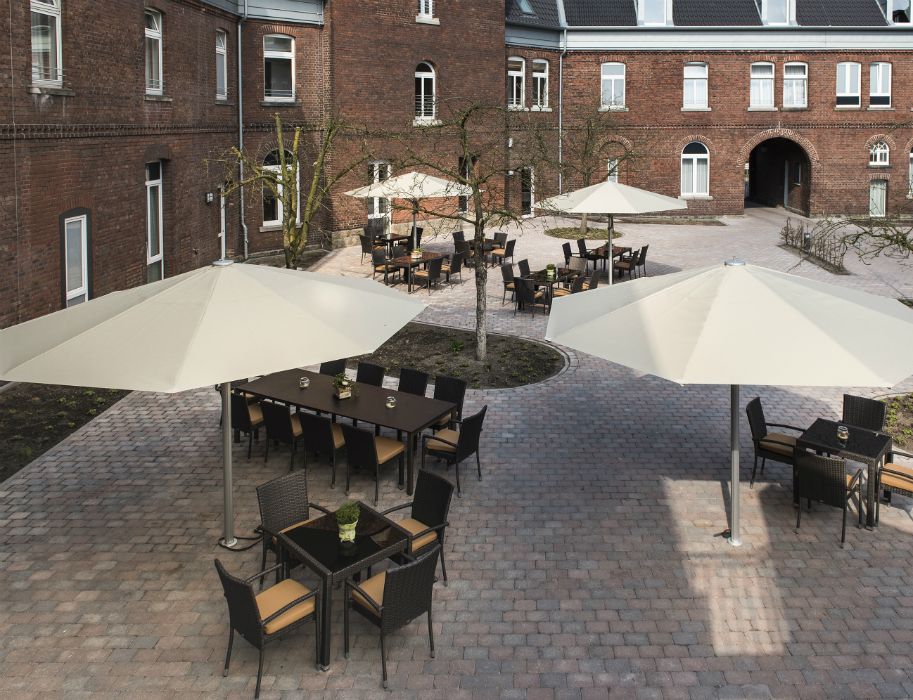Alexianer Hotel am Wasserturm inner courtyard