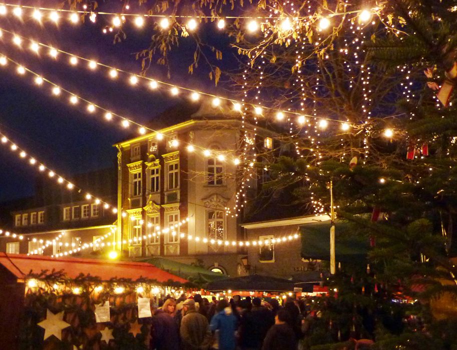 Fairy lights above the Bleotschenmarkt market in Mettmann