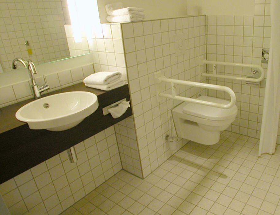 Barrier-free bathroom