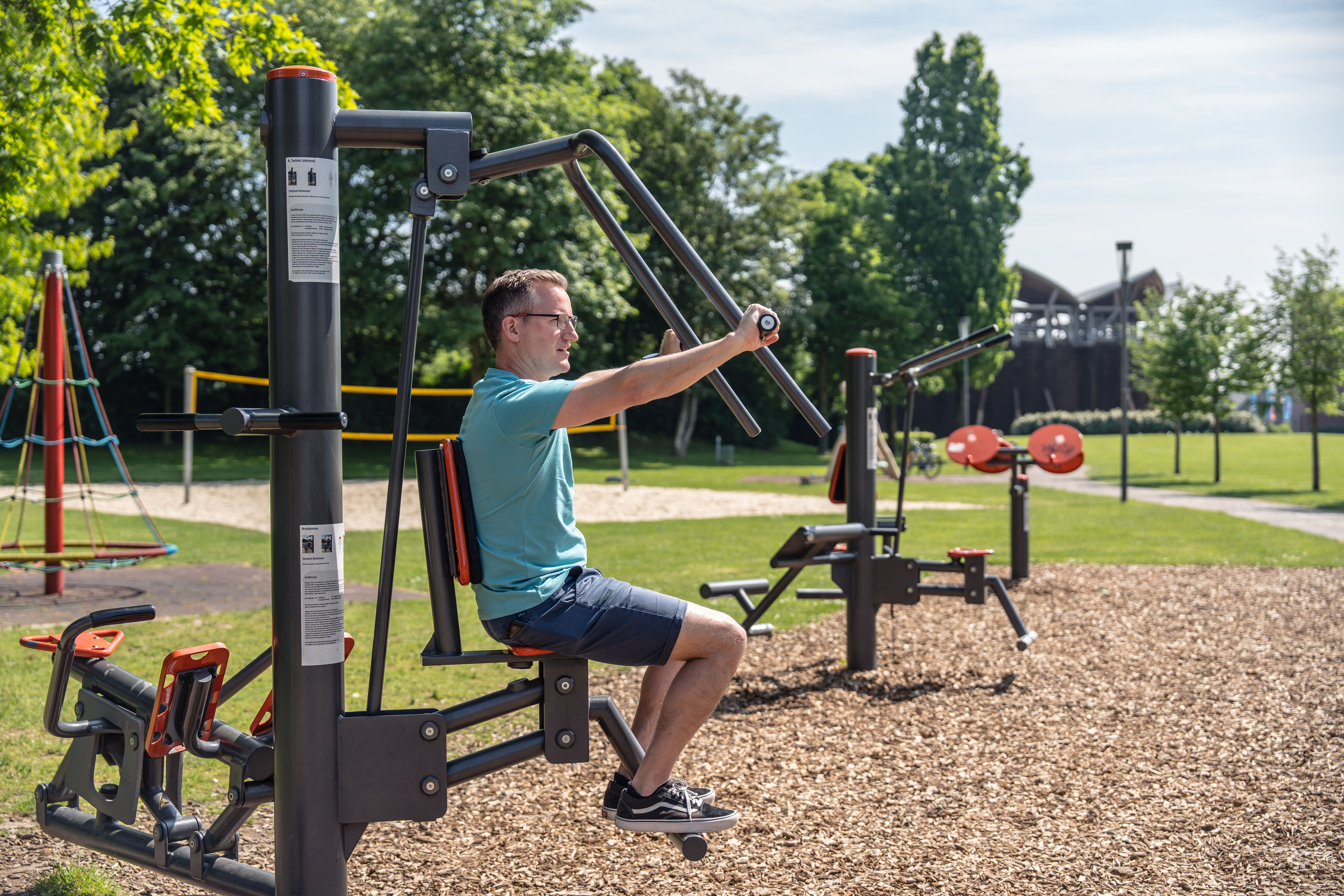 Fitness equipment in the brine garden