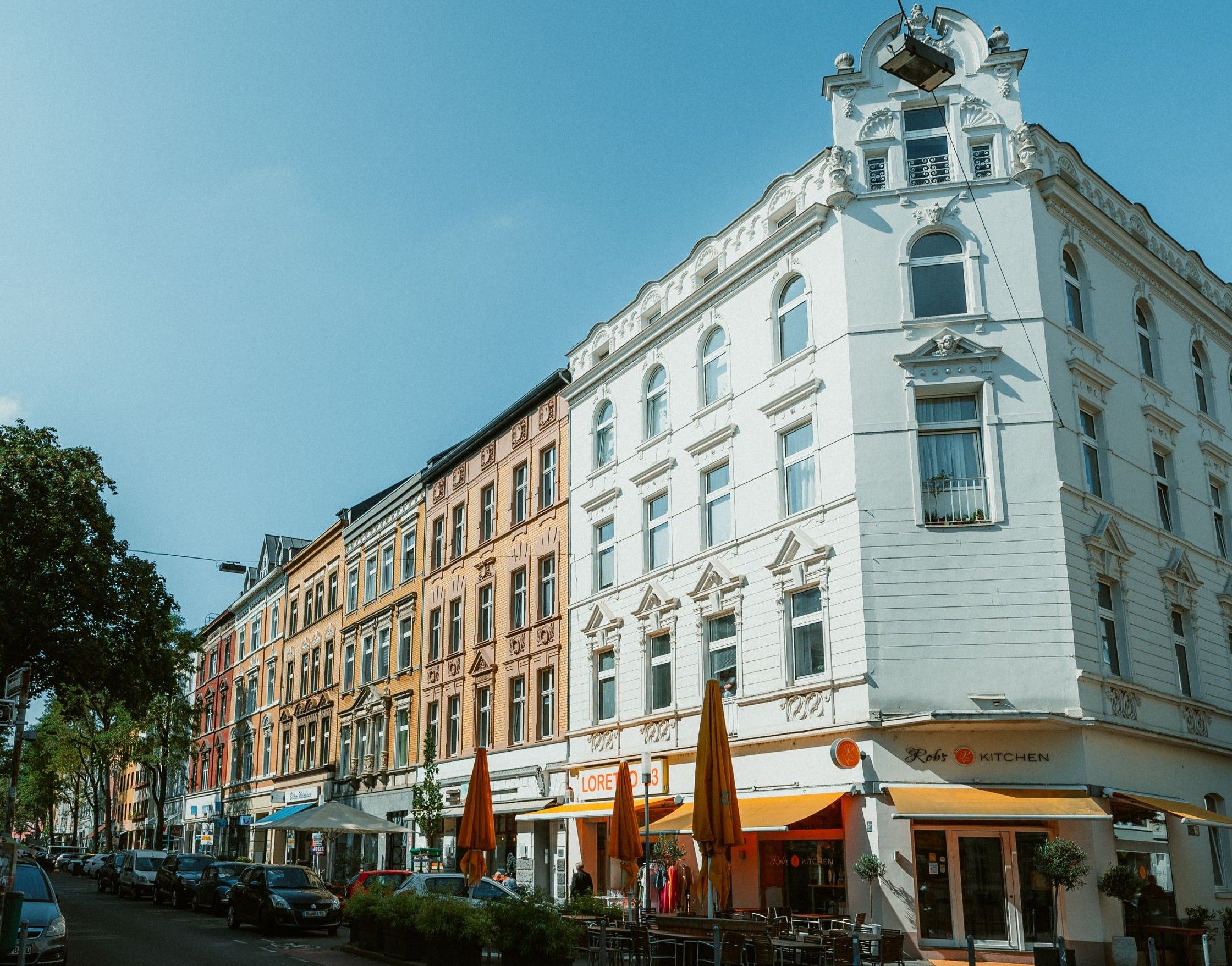Eckhaus in der Düsseldorfer Lorettostraße