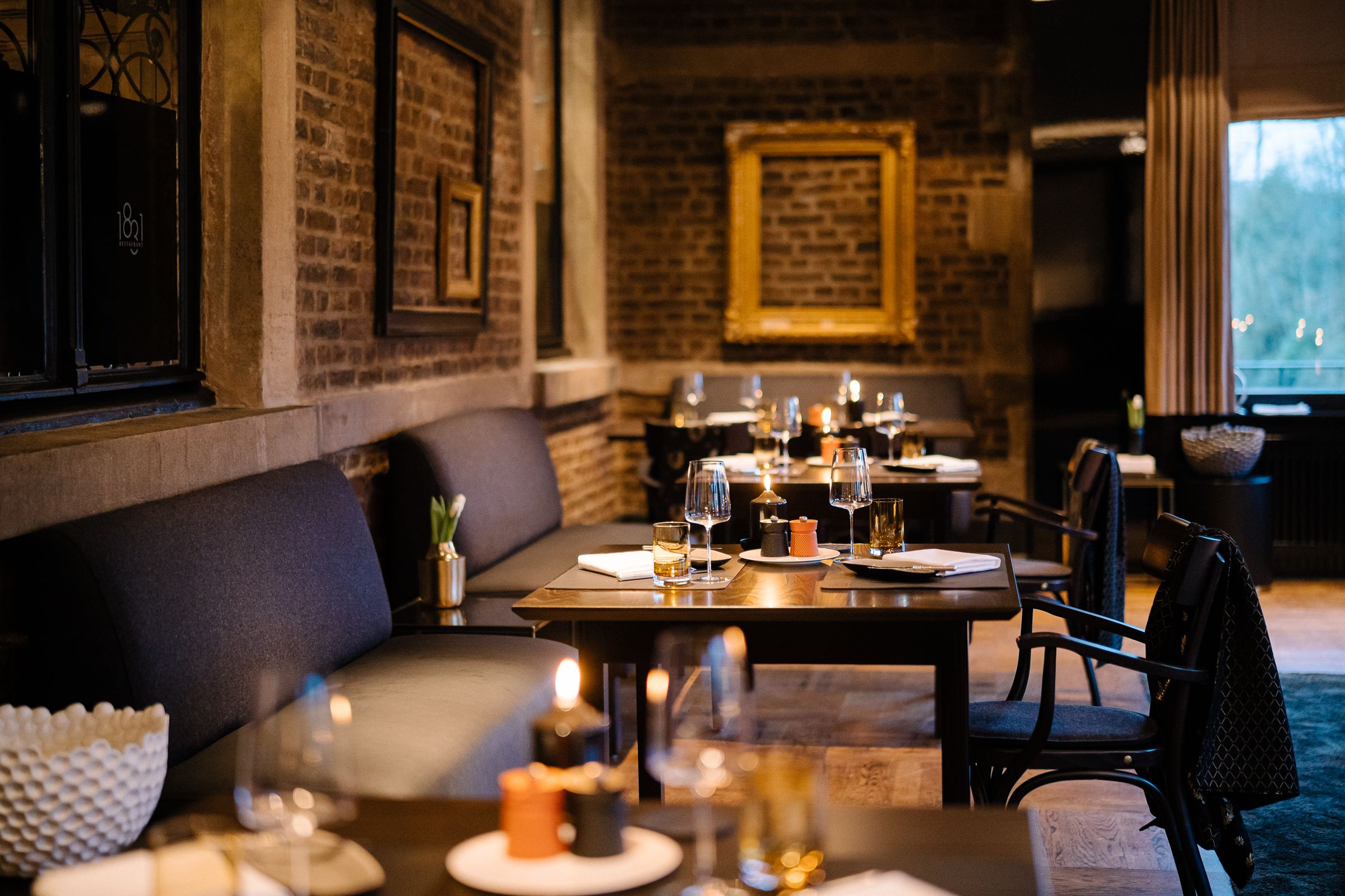 Restaurant 1831 at Schloss Hugenpoet promises the finest food, exclusive service and a stylish atmosphere