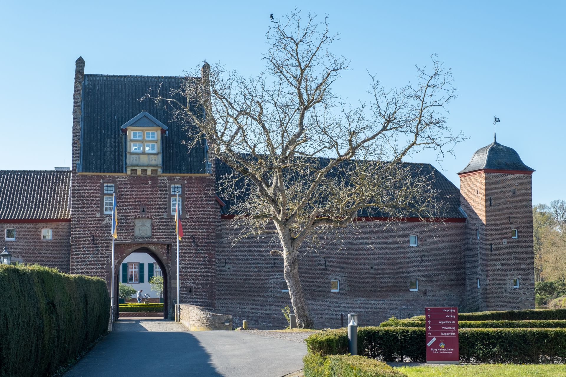 Since 1825, Heimerzheim Castle has been owned by the Barons of Boeselager.