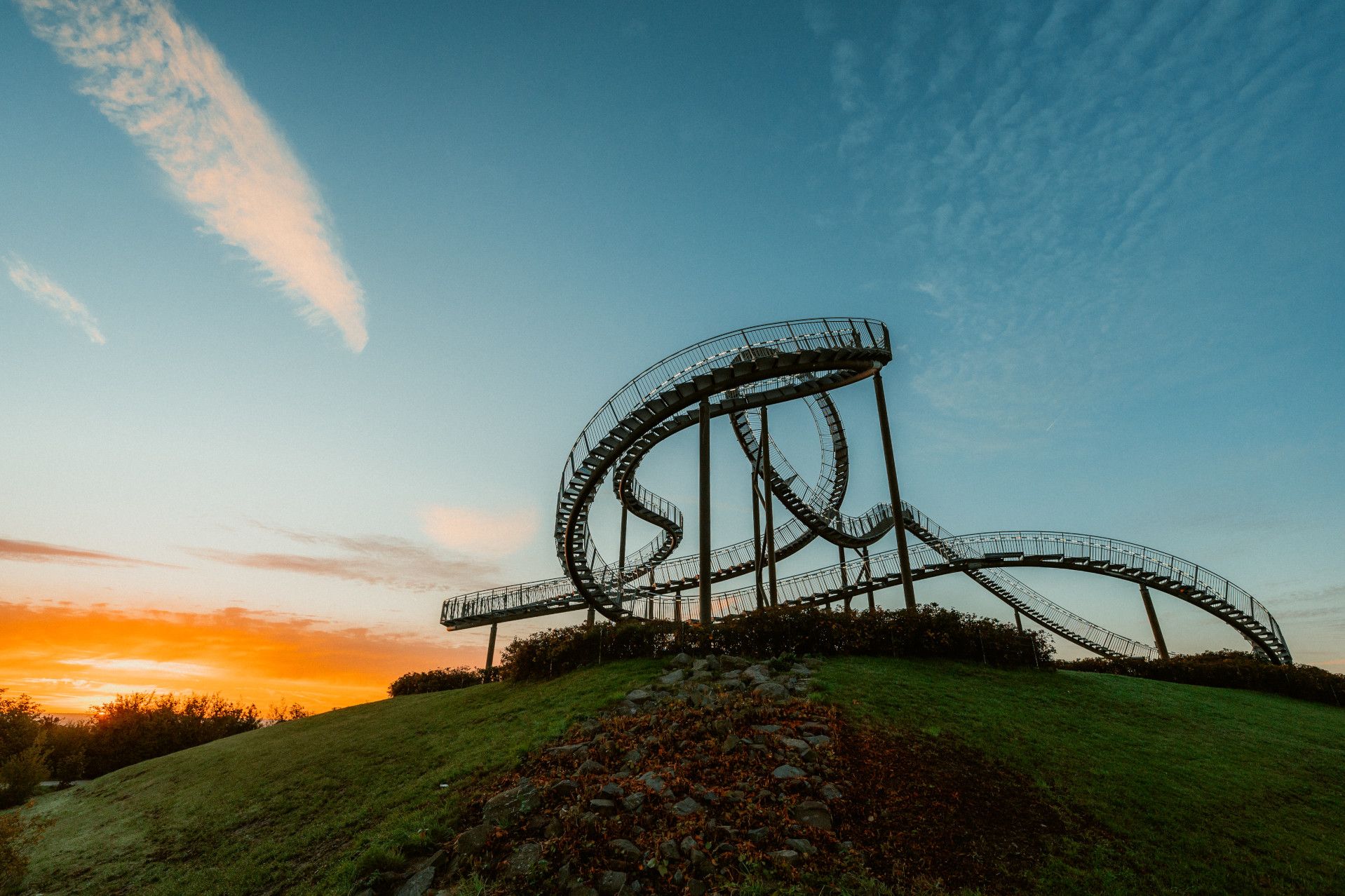Tiger & Turtle, Duisburg frog's-eye view
