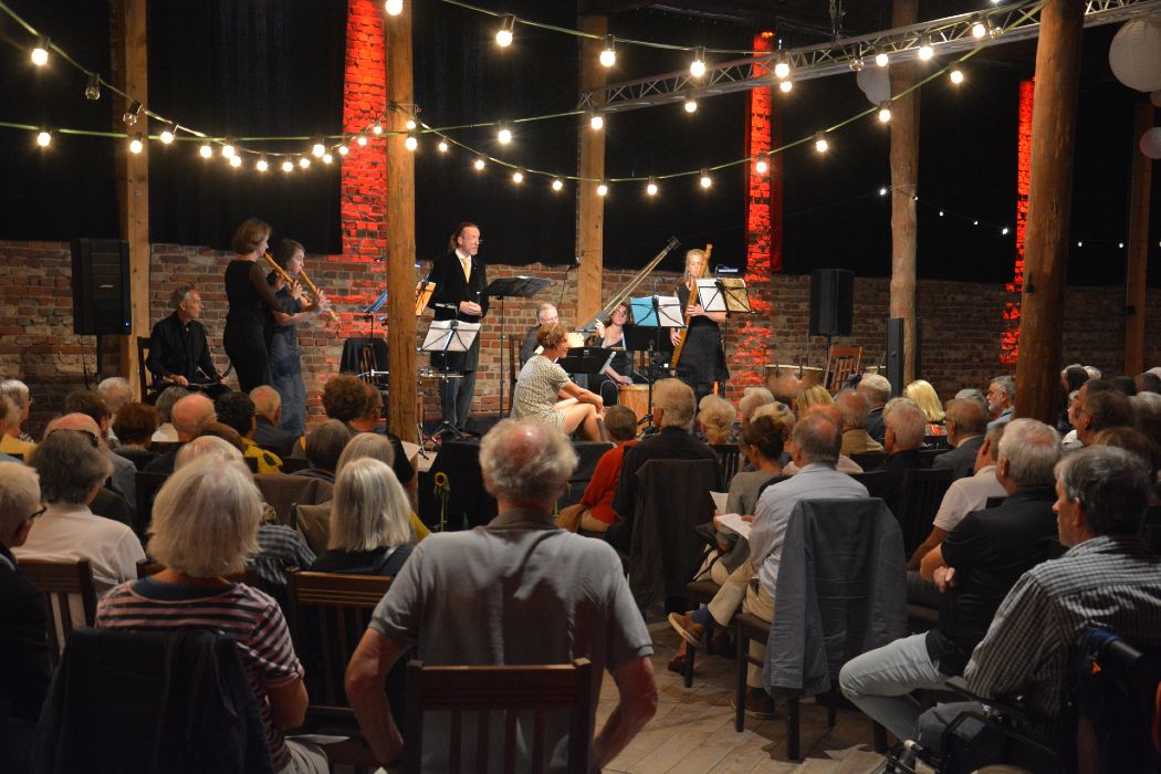 Concert evenings in a cozy atmosphere await you in the Knechtsteden theater barn