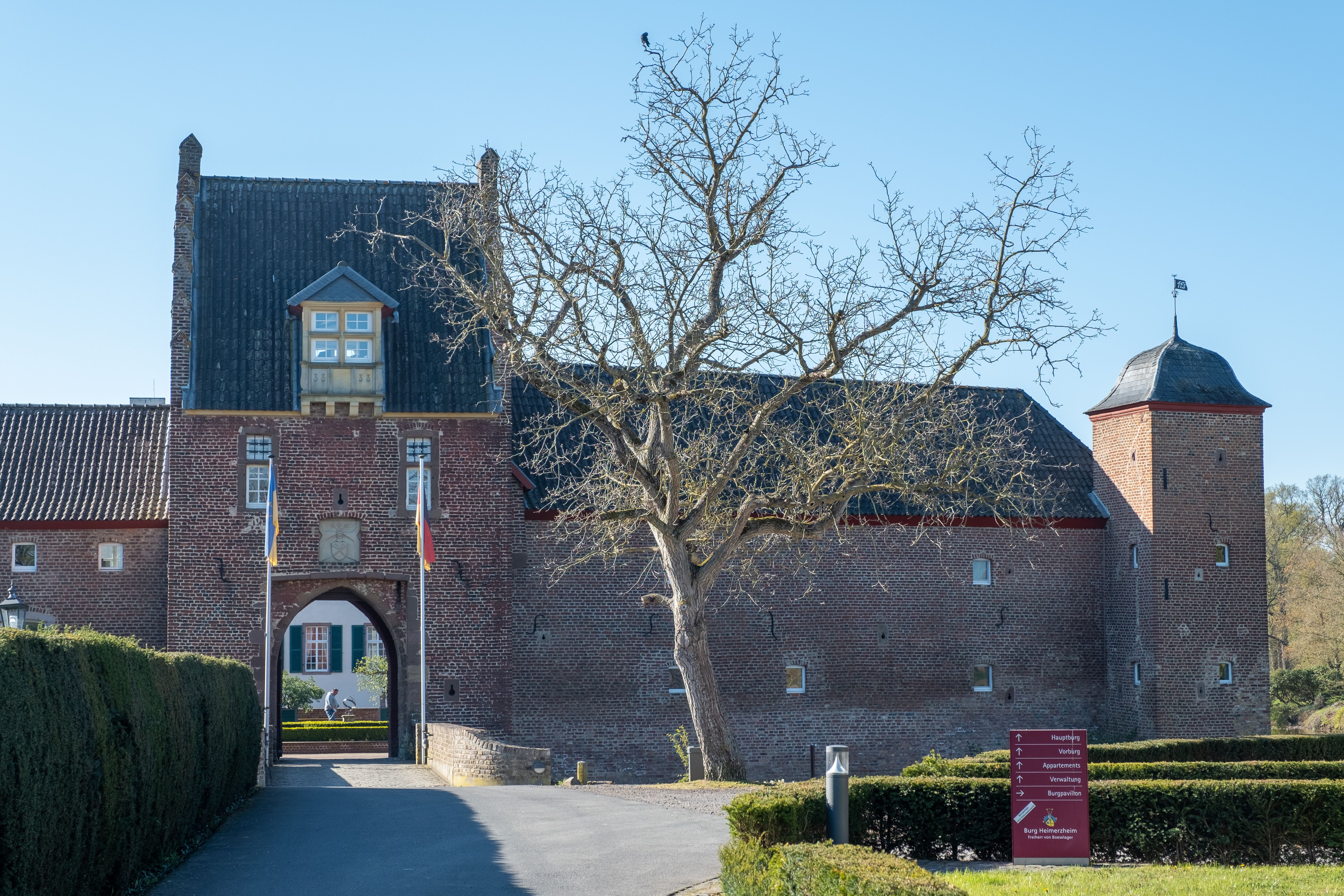 Since 1825, Heimerzheim Castle has been owned by the Barons von Boeselager