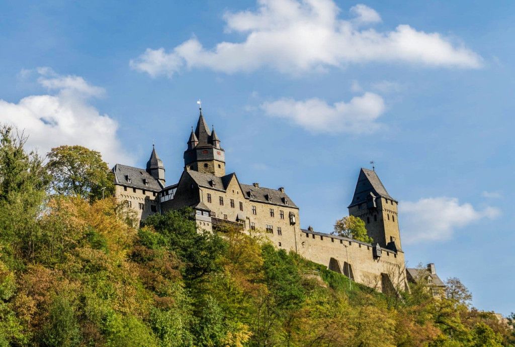 Front view of Altena Castle