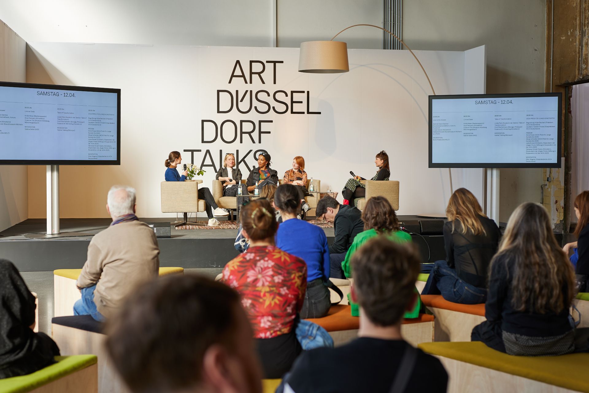 Panel discussions on art are also a regular feature of the Art Düsseldorf program