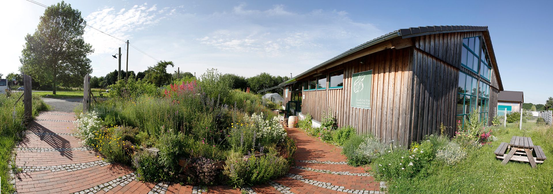 The Apfelbacher organic farm offers a vegetable subscription delivery service, a farm store and a large natural garden