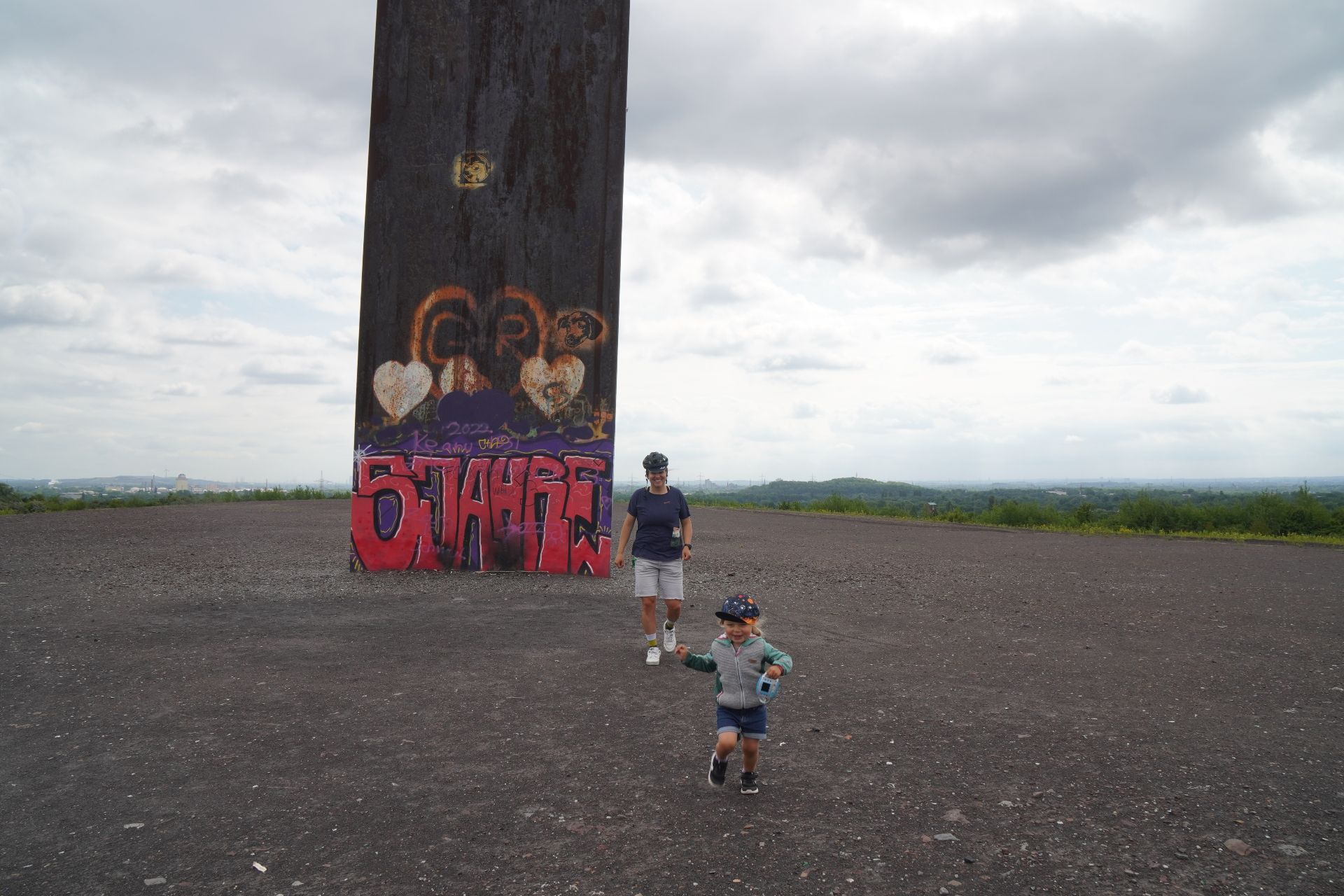 Jule Wagner, A family spends time at Schurenbachhalde in Gelsenkirchen