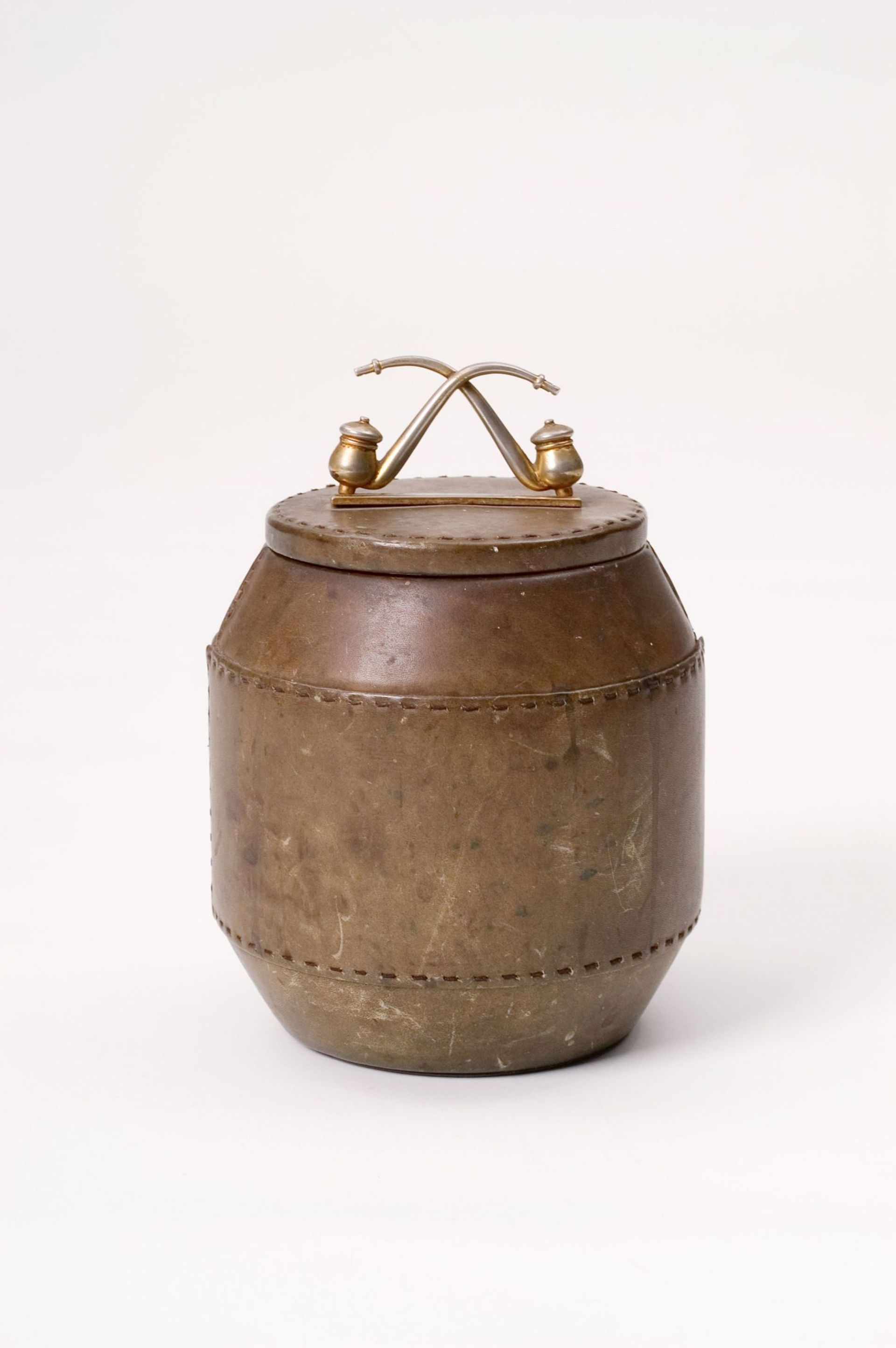 The band "The Beatles" broke with the bourgeois value system in the 1960s. The exhibition shows a hashish tin from singer John Lennon