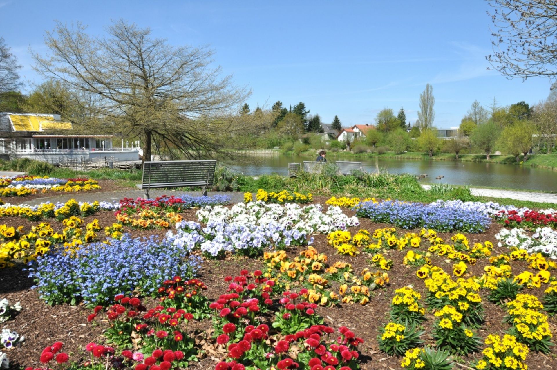 A sea of color unfolds around Lake Emssee