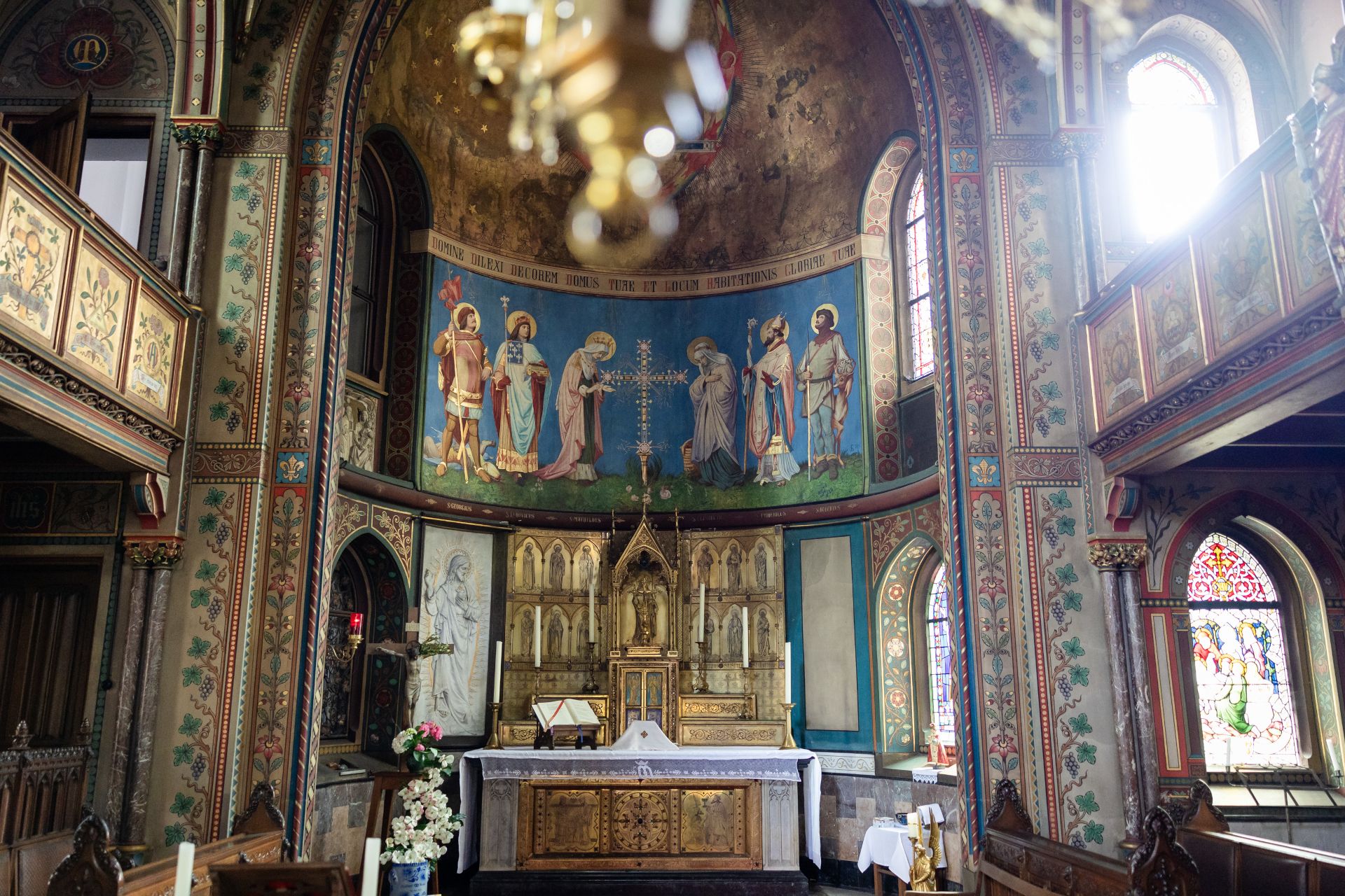The chapel at Schloss Wissen, built in 1876, is considered one of the most beautiful neo-Gothic church buildings in the Rhineland