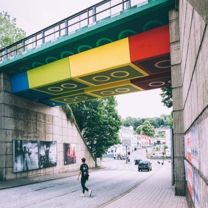 Lego bridge in Wuppertal with pedestrians, © Johannes Höhn, artist Martin Heuwold