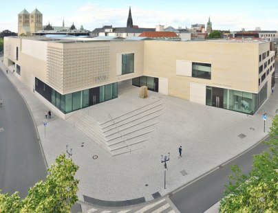 Blick auf das Museum mit Stadtpanorama, © Foto: Elisabeth Deiters-Keul