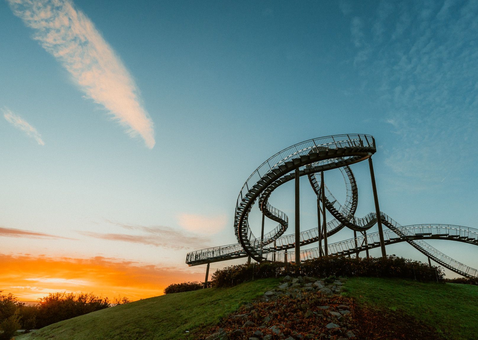 Tiger & Turtle, Duisburg frog's-eye view