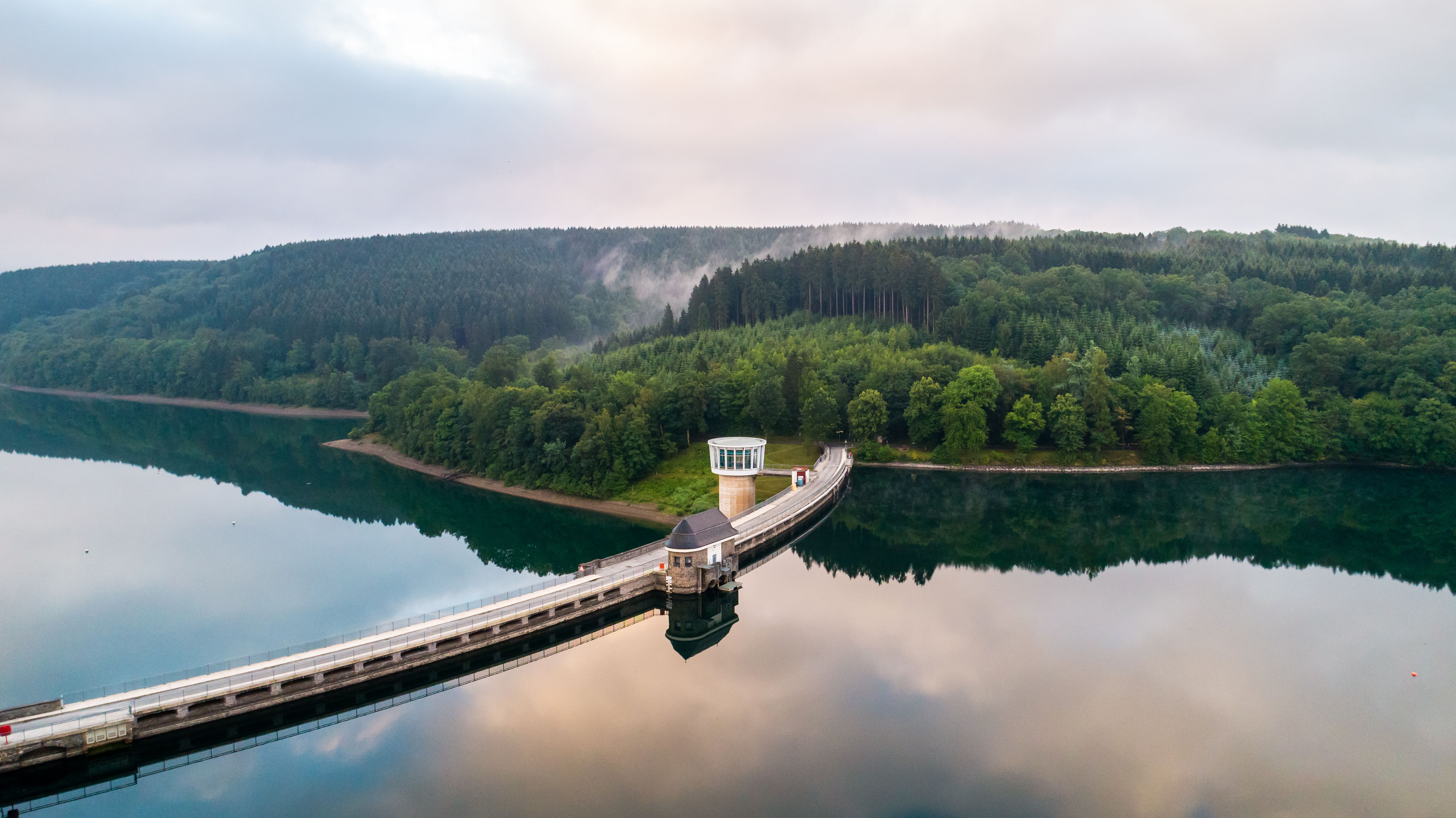 Dam wall at Lake Bigge