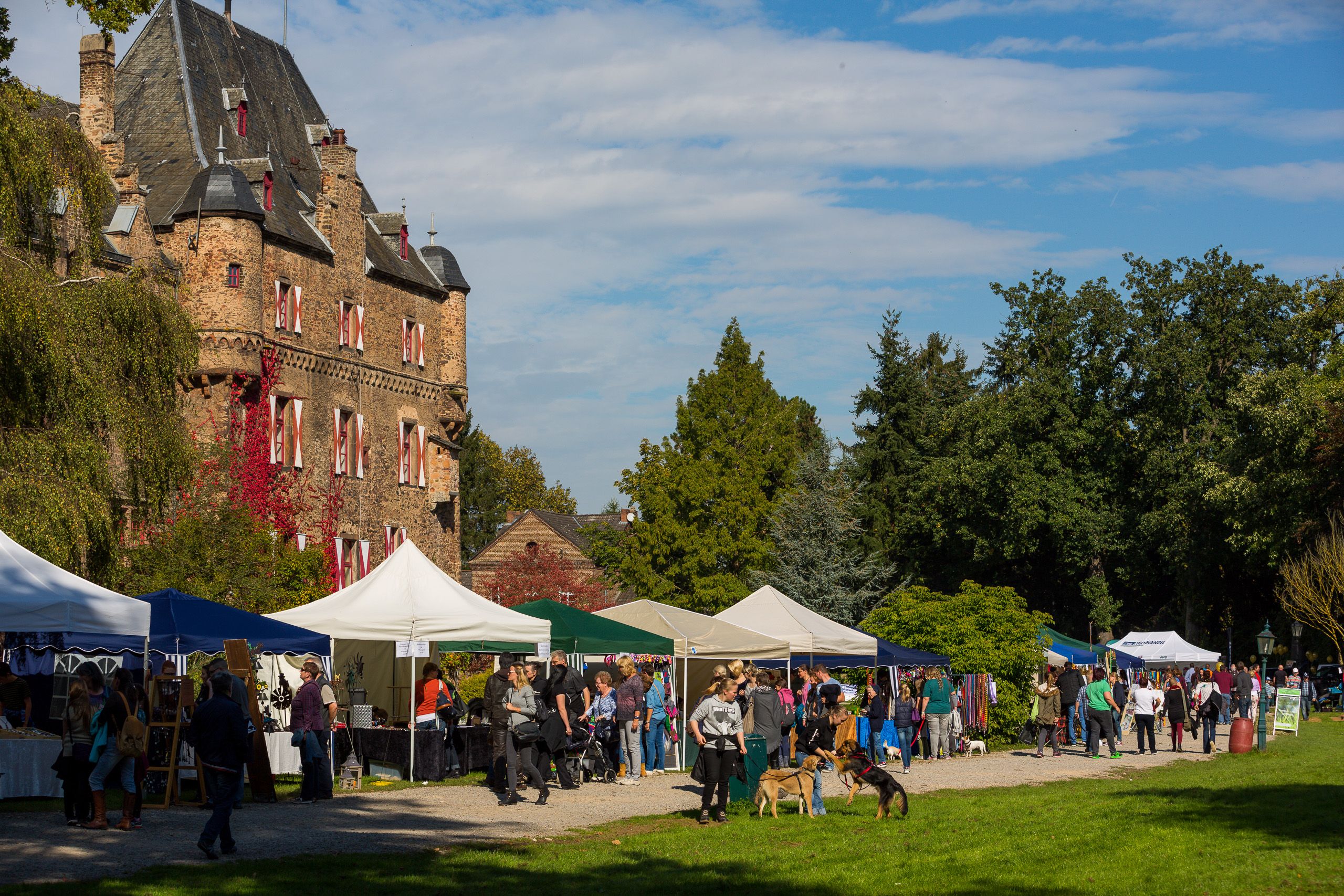 Marquees in front of Satzvey Castle