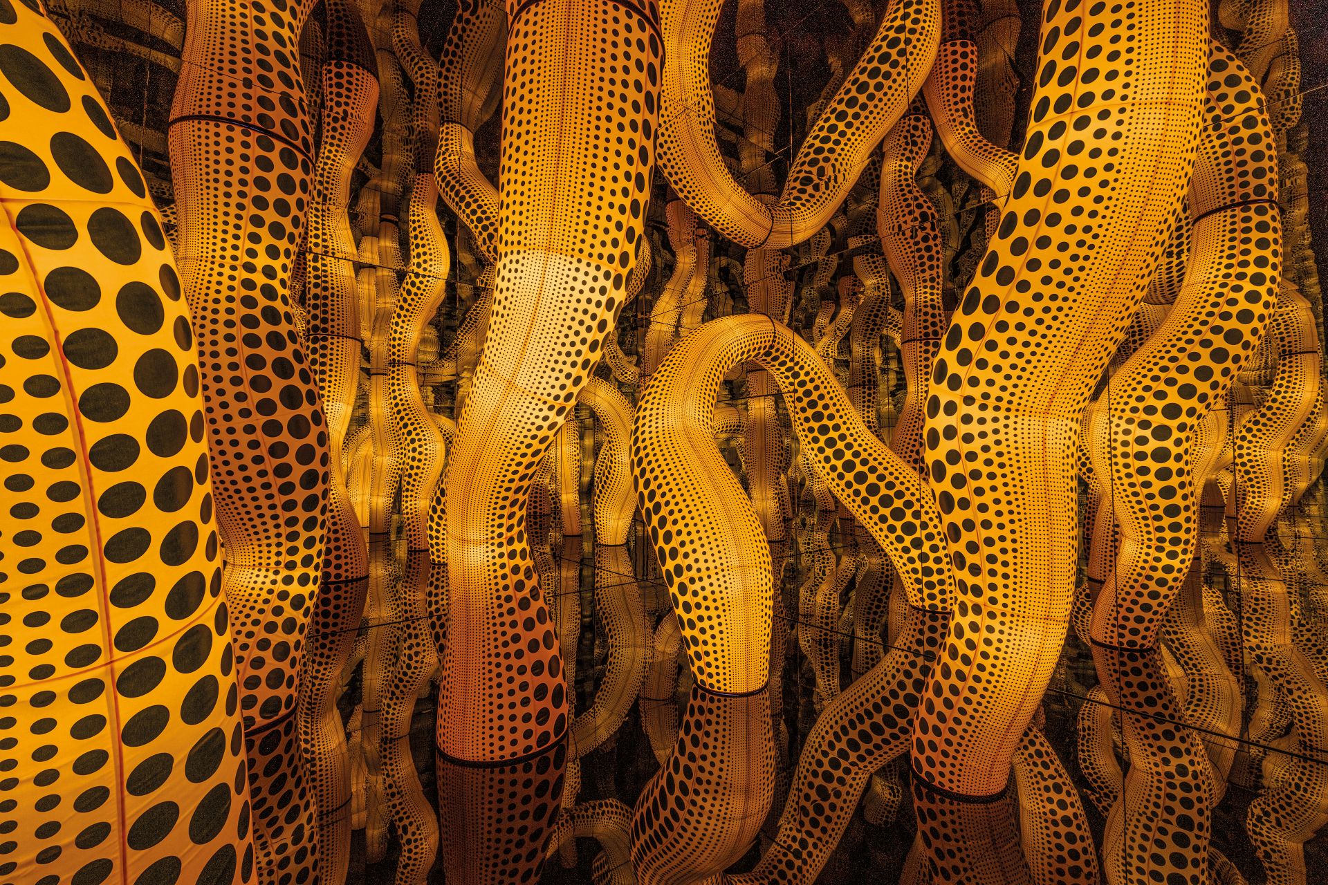Yayoi Kusama, Infinity Mirrored Room-The Hope of the Polka Dots Buried in Infinity Will, Eternally Cover the Universe, 2025, dimensions variable, detail, Courtesy of Ota Fine Arts
