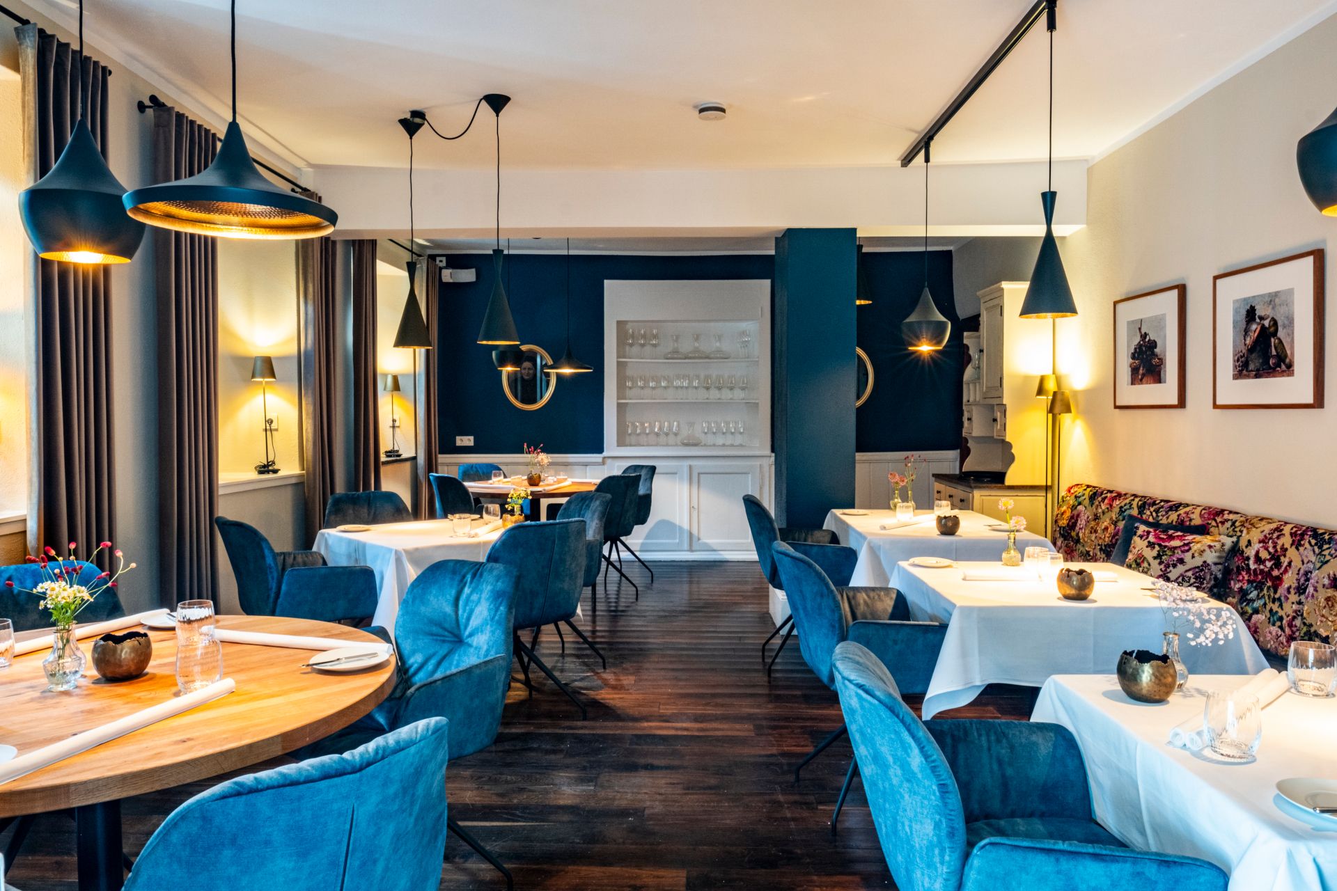 The gourmet restaurant ‘Bembergs Häuschen’ at Flamersheim Castle offers culinary creations in a stylish atmosphere.