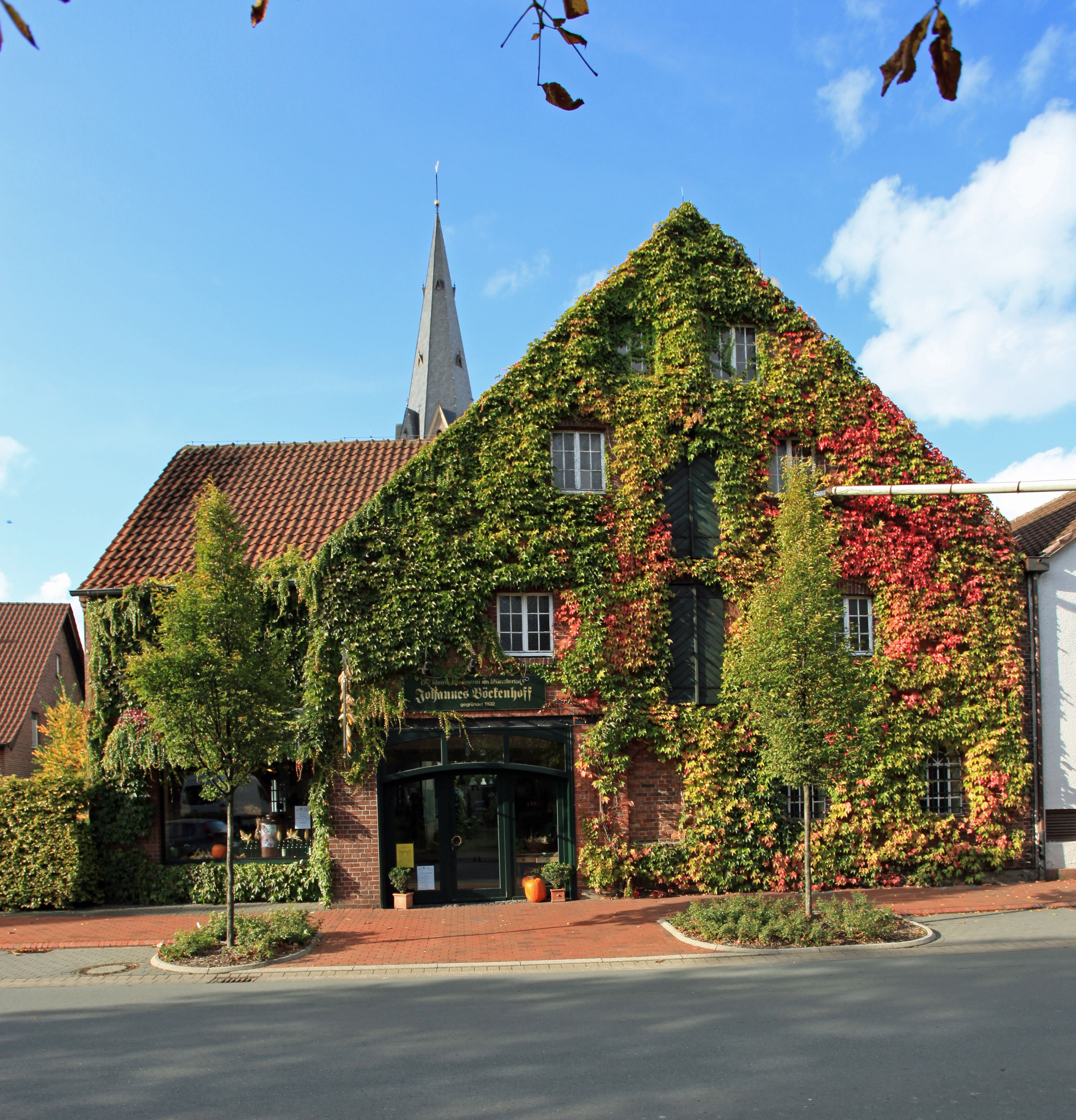 brennerei-und-brennereilaedchen-eingang_bearbeitet-1