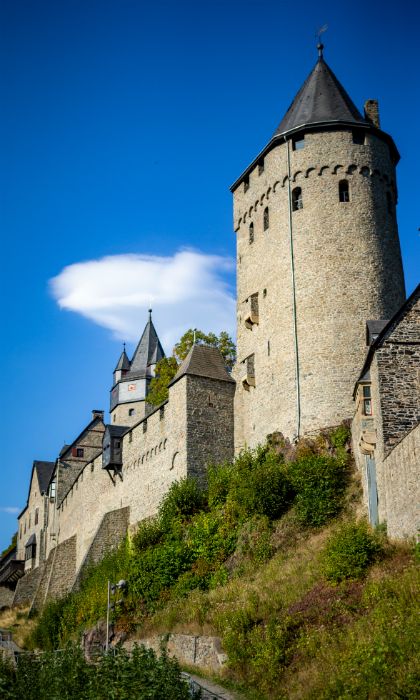 Front view of Altena Castle from below