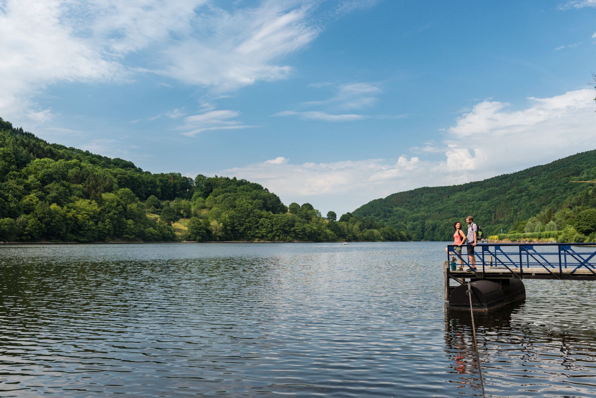 Hiking break at the lake in Einruhr in the Eifel National Park