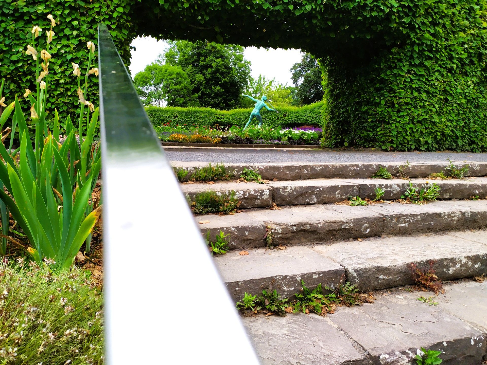 The javelin thrower by sculptor Ernst Seger dates back to 1937 and the bronze sculpture remains in motion in the middle of the lime tree circle