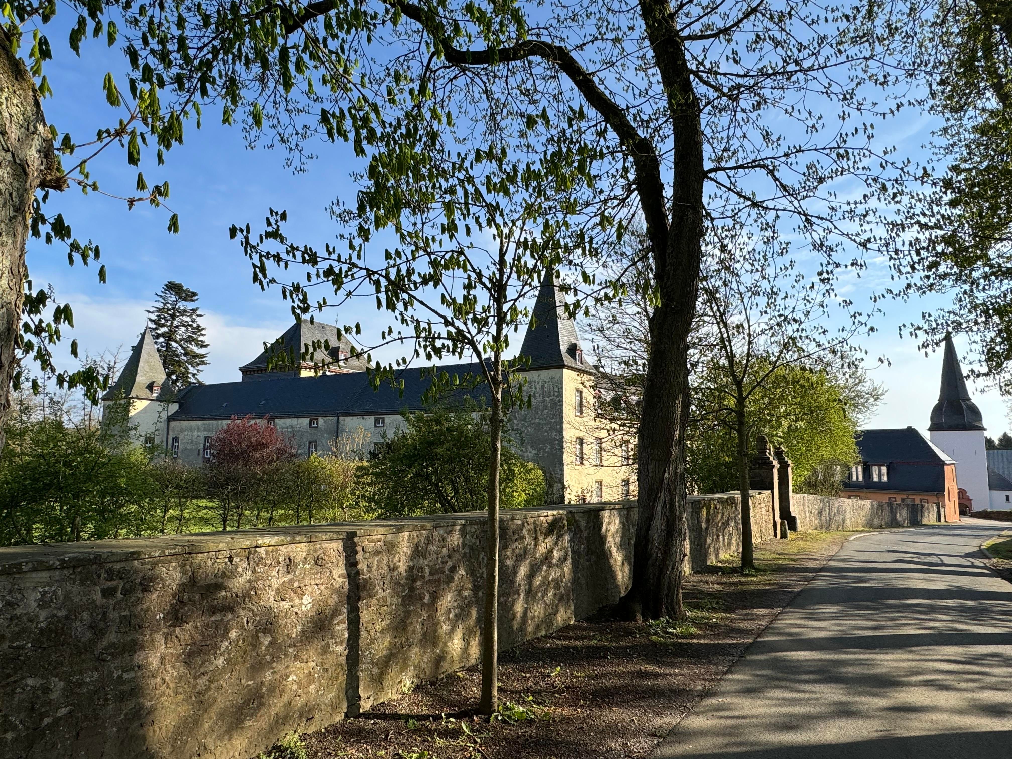 View of Schmidtheim Castle