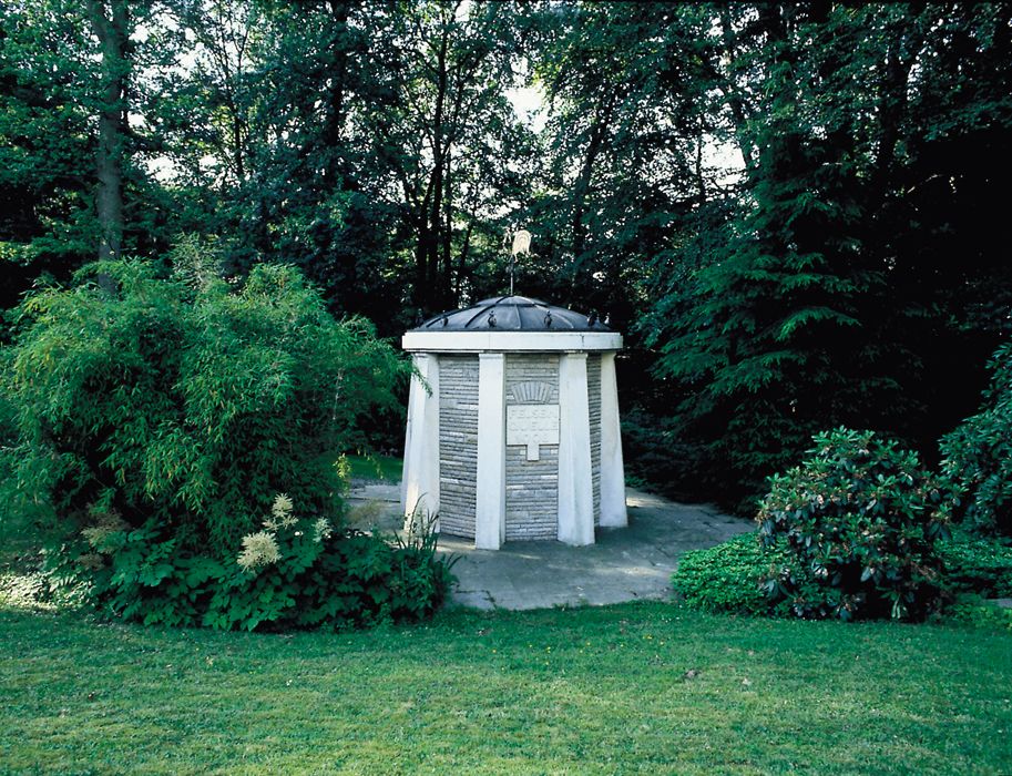 Haaner Felsenquelle fountain house