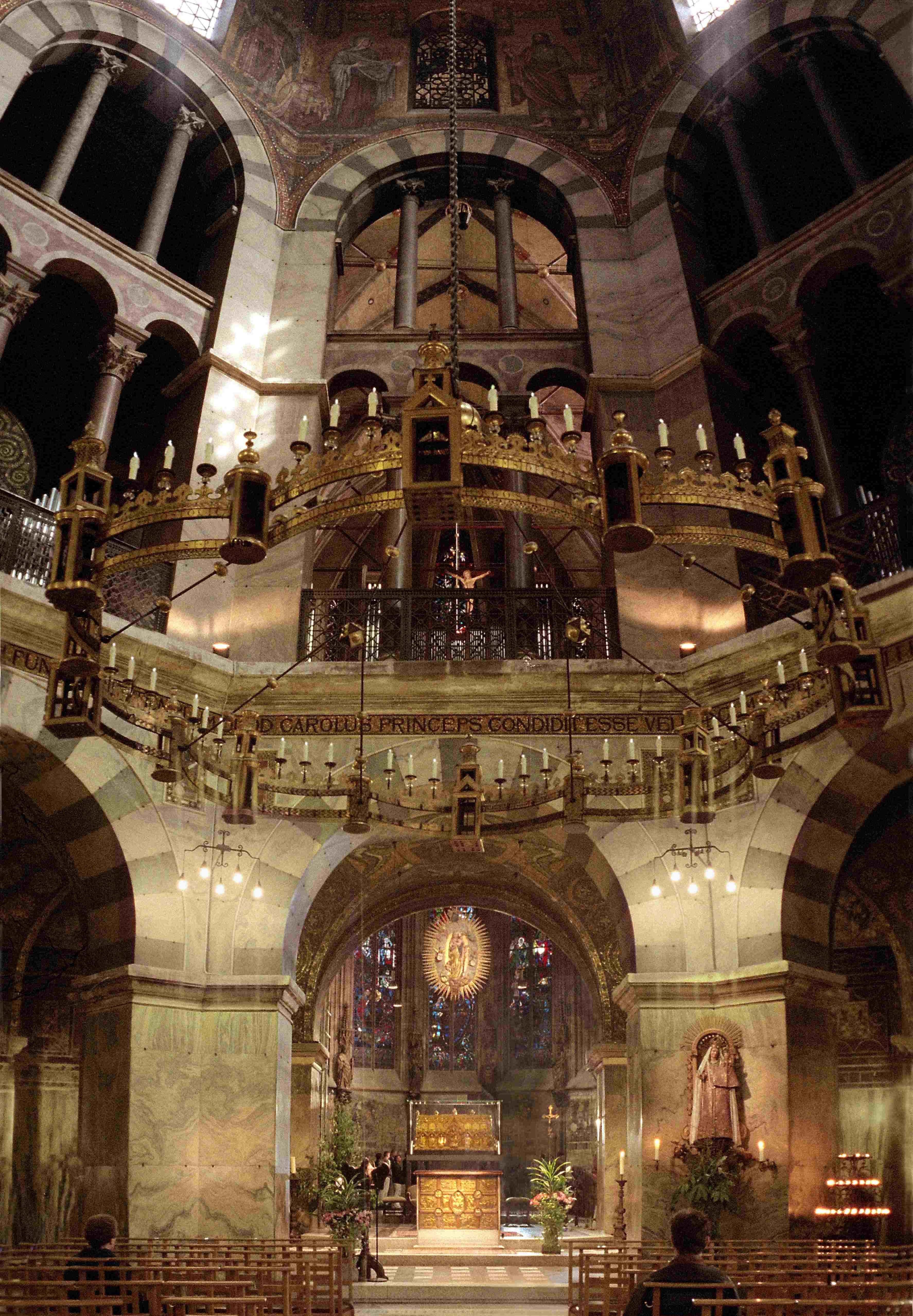 Andreas Herrmann, Stadt Aachen, Barbarossaleuchter im Aachener Dom