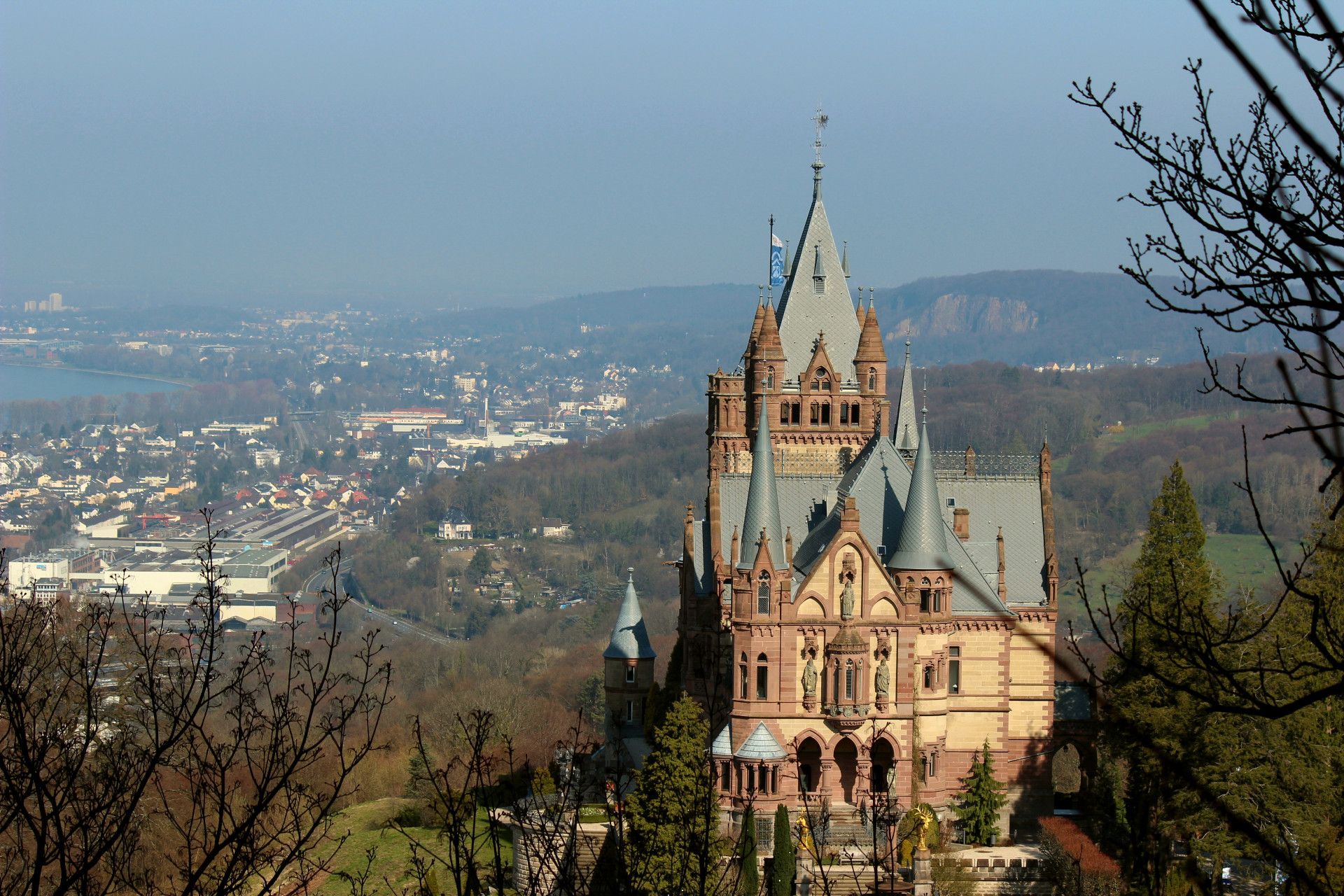 Beethoven hike at Drachenburg Castle
